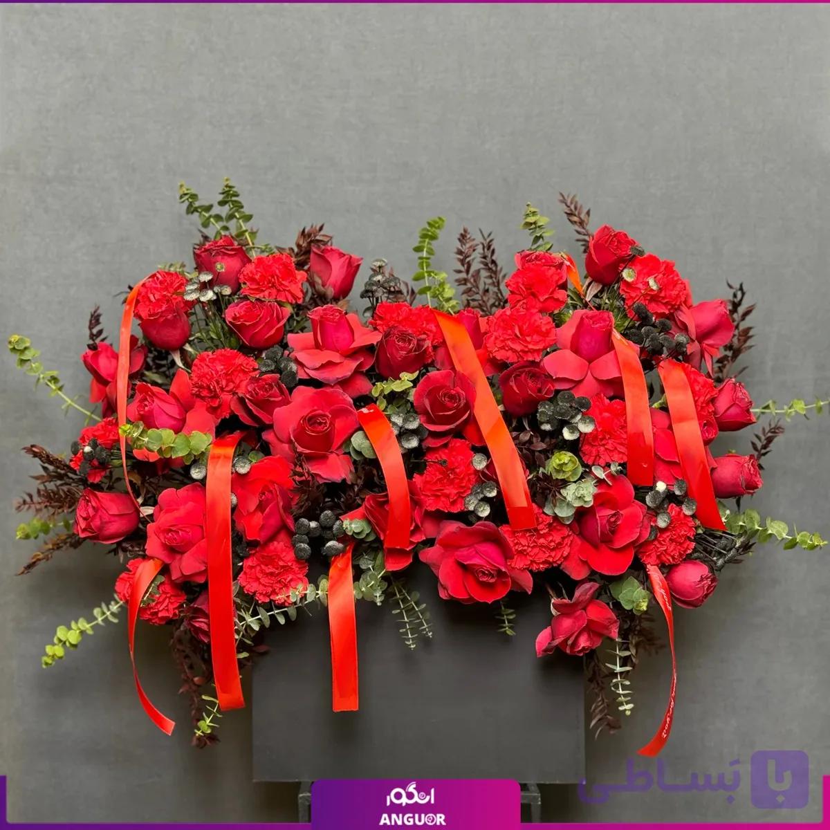 باکس گل 30 شاخه گل رز پر از عشق