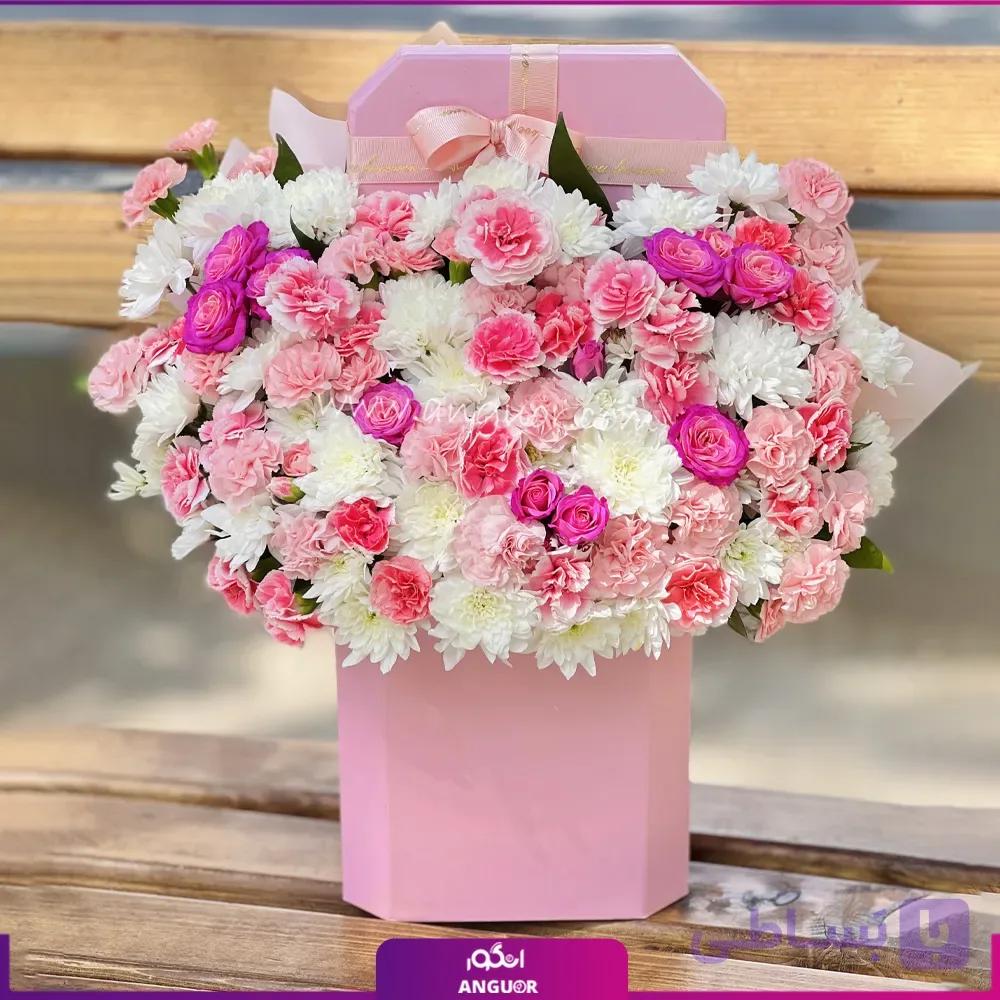 باکس گل شیک با میخک و داوودی