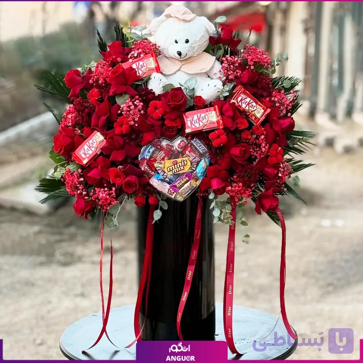 باکس گل و شکلات عشق شیرین — تصویر 1