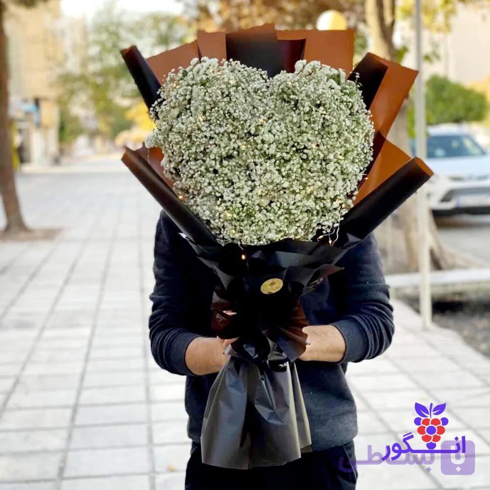 دسته گل عروس ( ژیپسوفیلا) به شکل قلب — تصویر 1