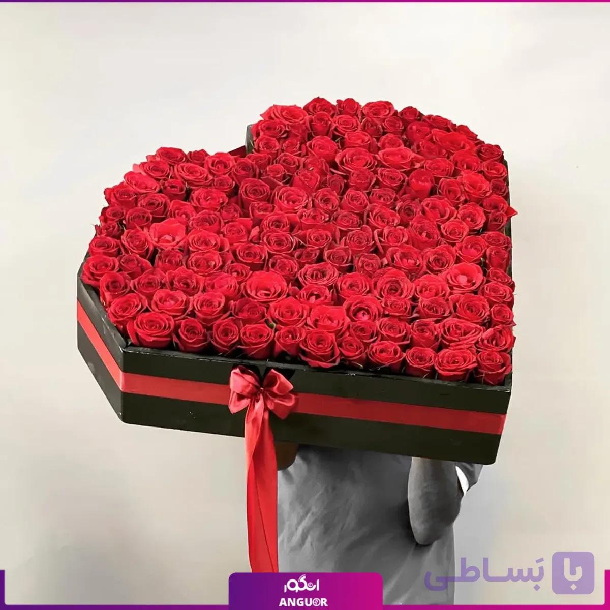 140 شاخه گل رز در قلب عاشق — تصویر 1