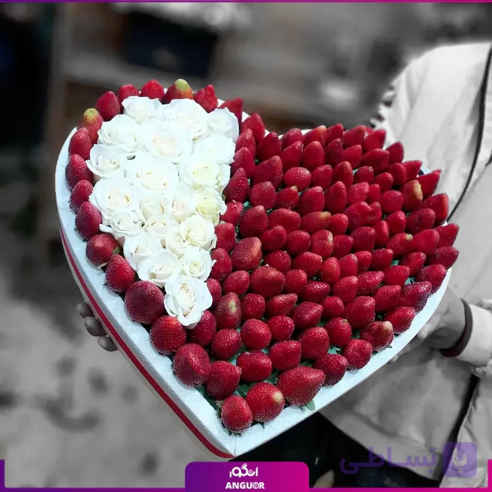 باکس نوبرانه قلب دختر توت فرنگی