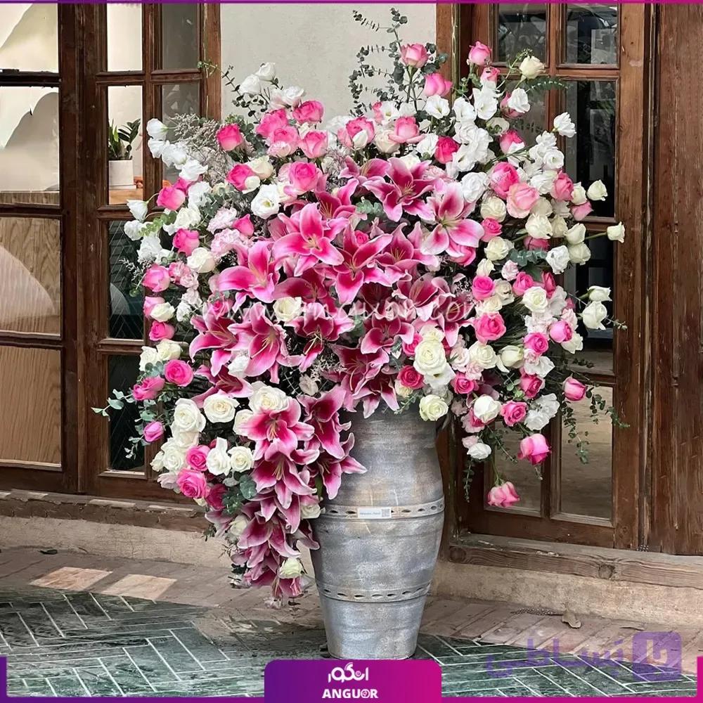 جام گل زمزمه عشق با گلهای لیلیوم و رز — تصویر 1