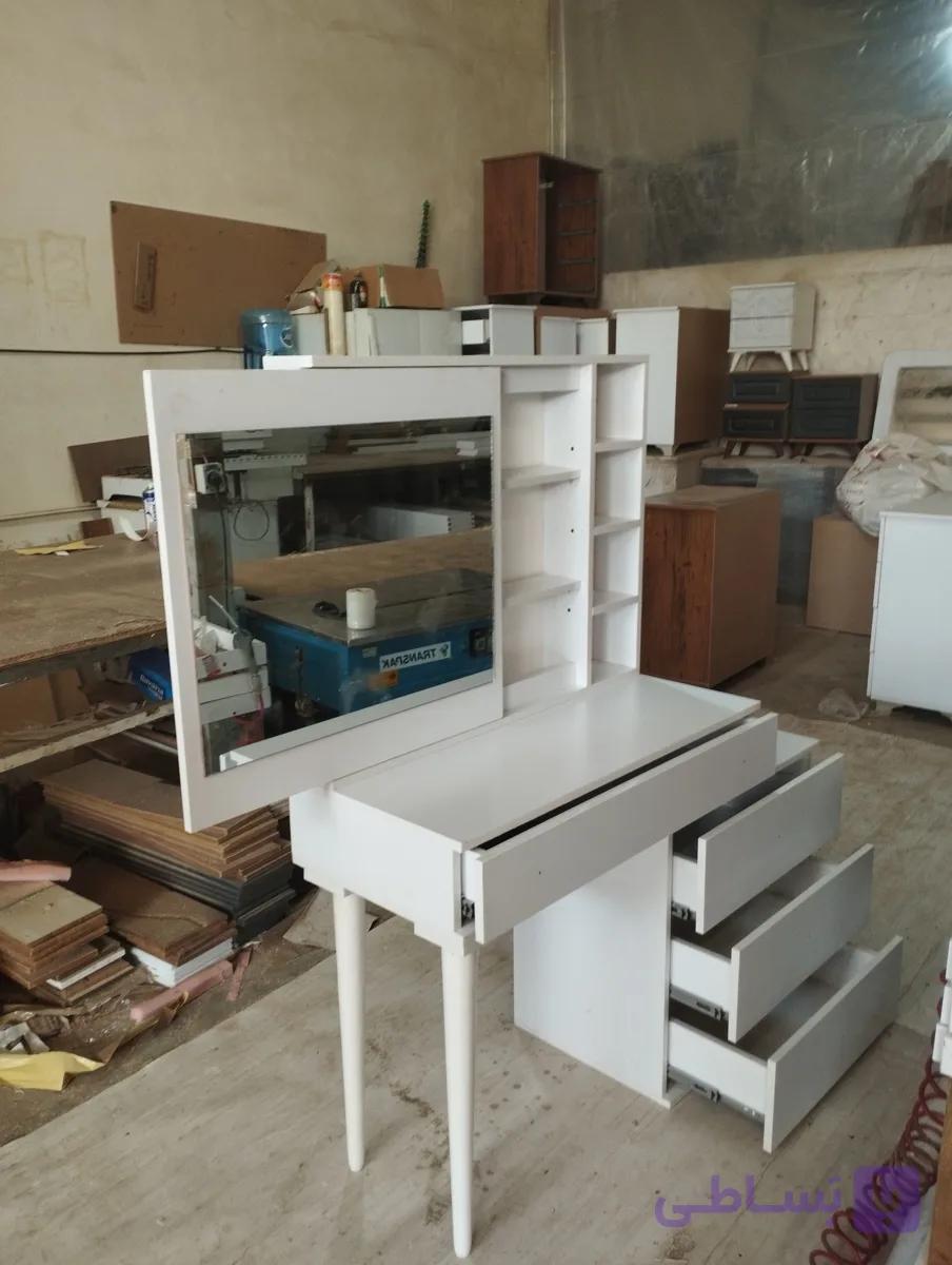 میز آرایش پایه رنگ چهارکشو با آینه ریلی