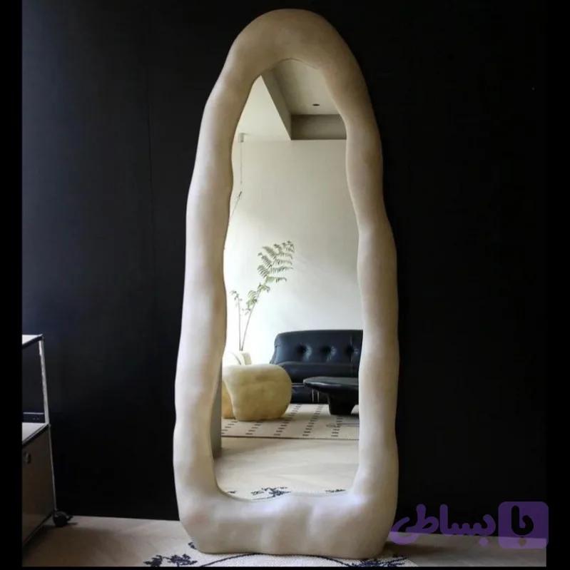 آینه ایستاده«Triangle»