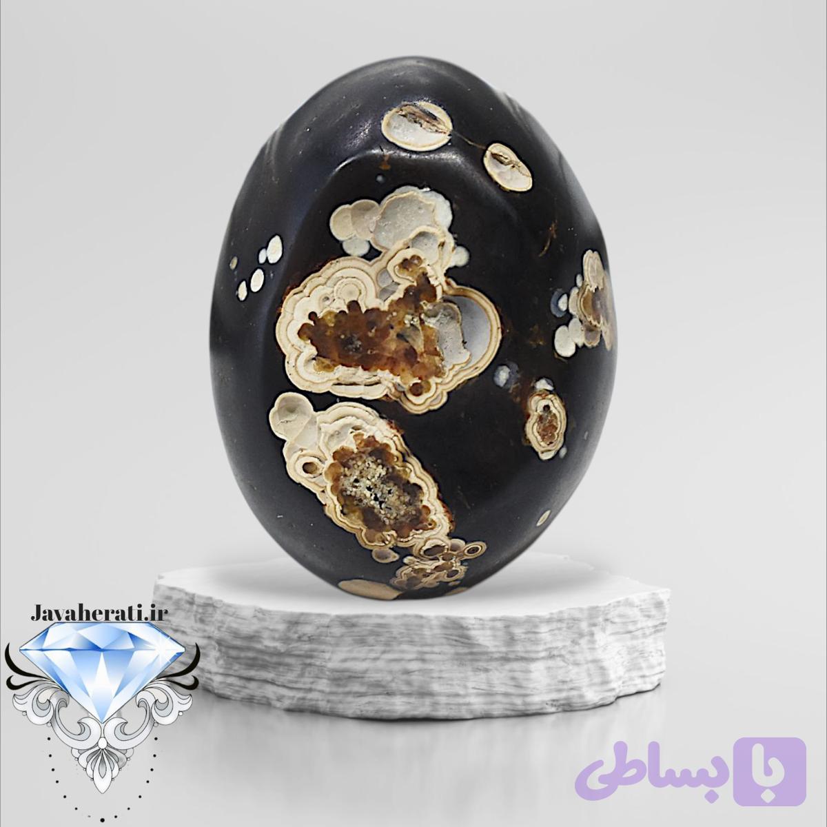 نگین عقیق ملکی سیاه M28