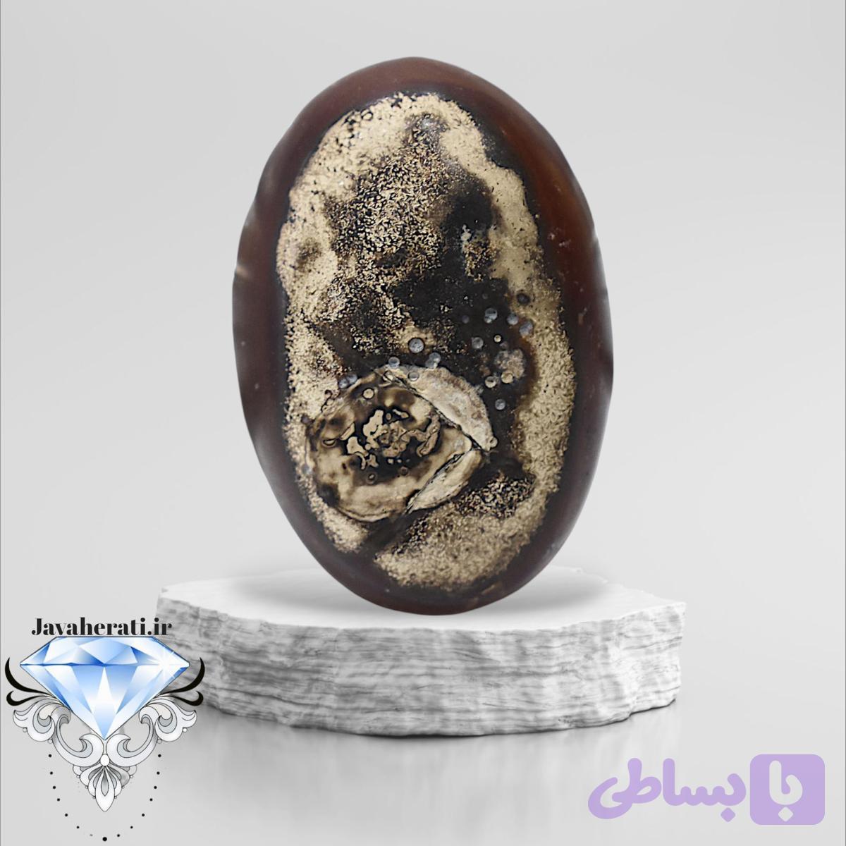 نگین عقیق ملکی مصور M22