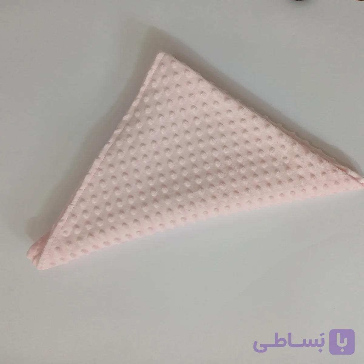 ست نوزادی رنگ صورتی و طوسی سایز نوزاد مجموعه شامل یک عدد بالش ویک عدد زیر انداز با رویه ضد اب ویک عدد پتو دو رو