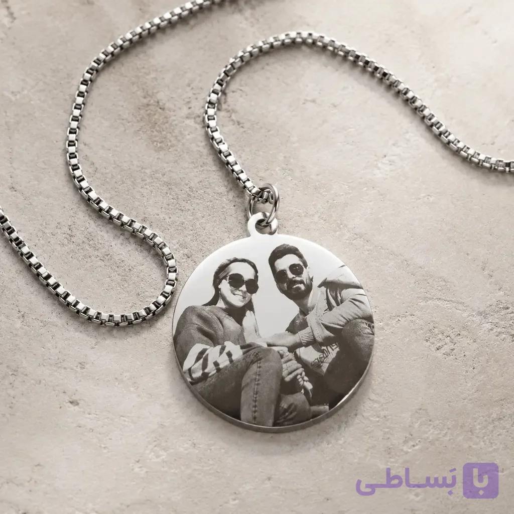 گردنبند حکاکی چهره | پلاک عکس و پلاک چهره | استیل ضدحساسیت — تصویر 1