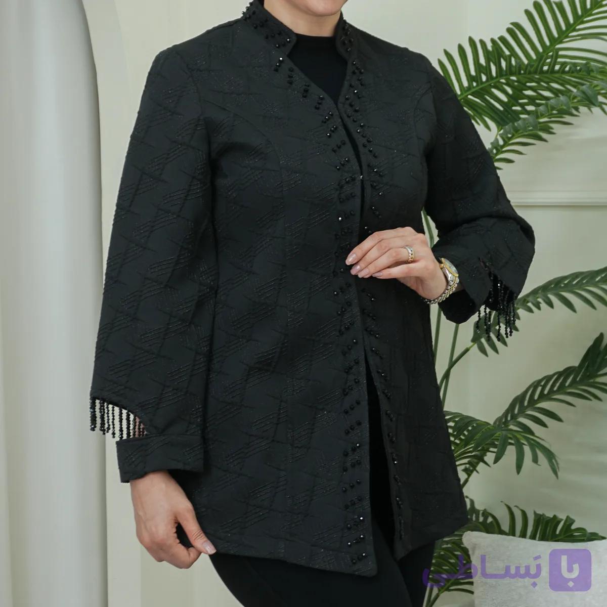 مانتو مجلسی مدل آوا با پارچه ژاکارد لوکس و سنگ‌دوزی ظریف یقه و آستین زنانه خاص و شیک