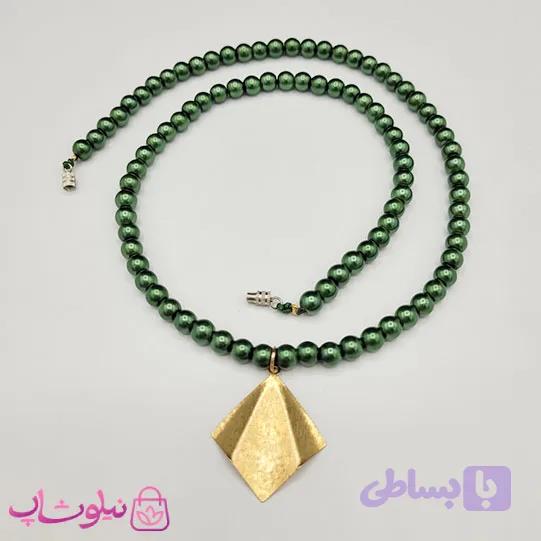 گردنبند زنانه دستساز برند N&SH مدل مروارید سبز و پلاک لوزی طلایی کد 200
