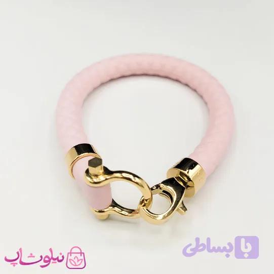 دستبند امگا رابر صورتی روشن با قفل طلایی سایز مدیوم کیفیت مستر کد 1100 — تصویر 1