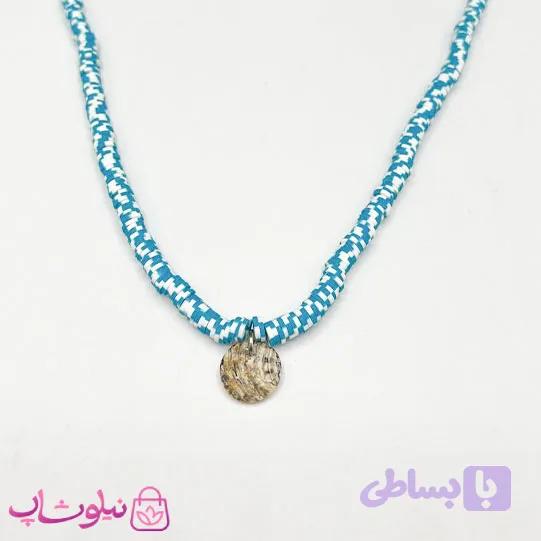 گردنبند زنانه فیمو با طرح آویز سکه ای و رنگ آبی سفید کد 30