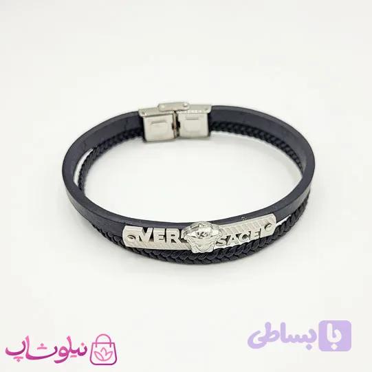 دستبند مردانه چرم با پلاک ورساچه مشکی نقره ای استیل کد 1188 — تصویر 1