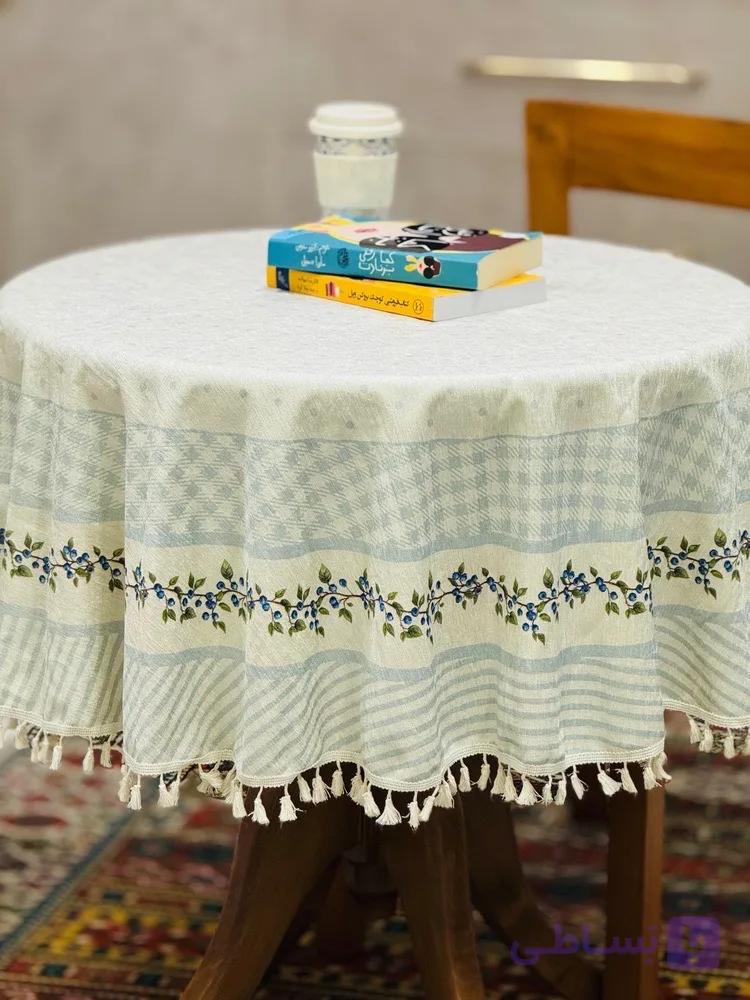 رومیزی گرد مخمل شانل ضد لک طرح بلوبری کد 584