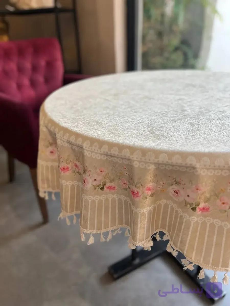 رومیزی گرد مخمل شانل ضد لک طرح صبح بهاری کد 636 — تصویر 1