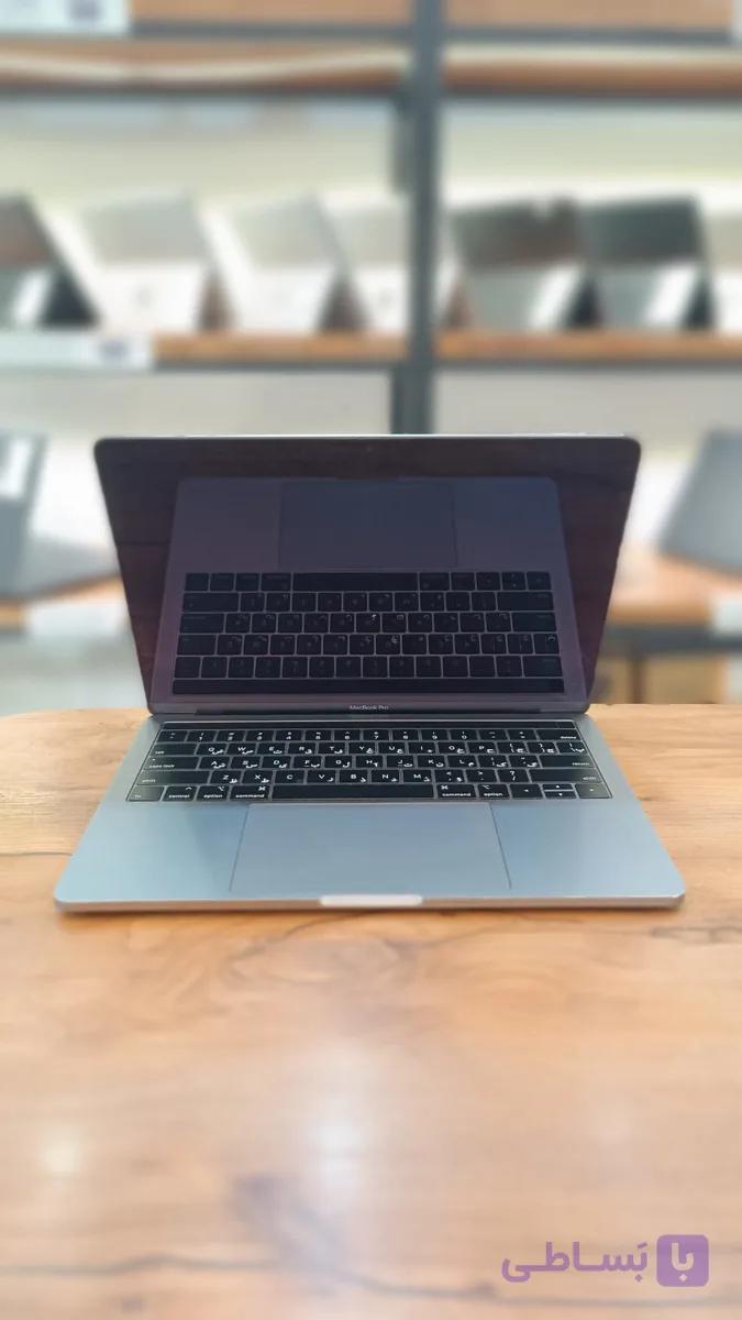 مک بوک پرو i7 16/512 مدل 2018 سایز 13 اینچ با تاچ بار کارکرده — تصویر 1