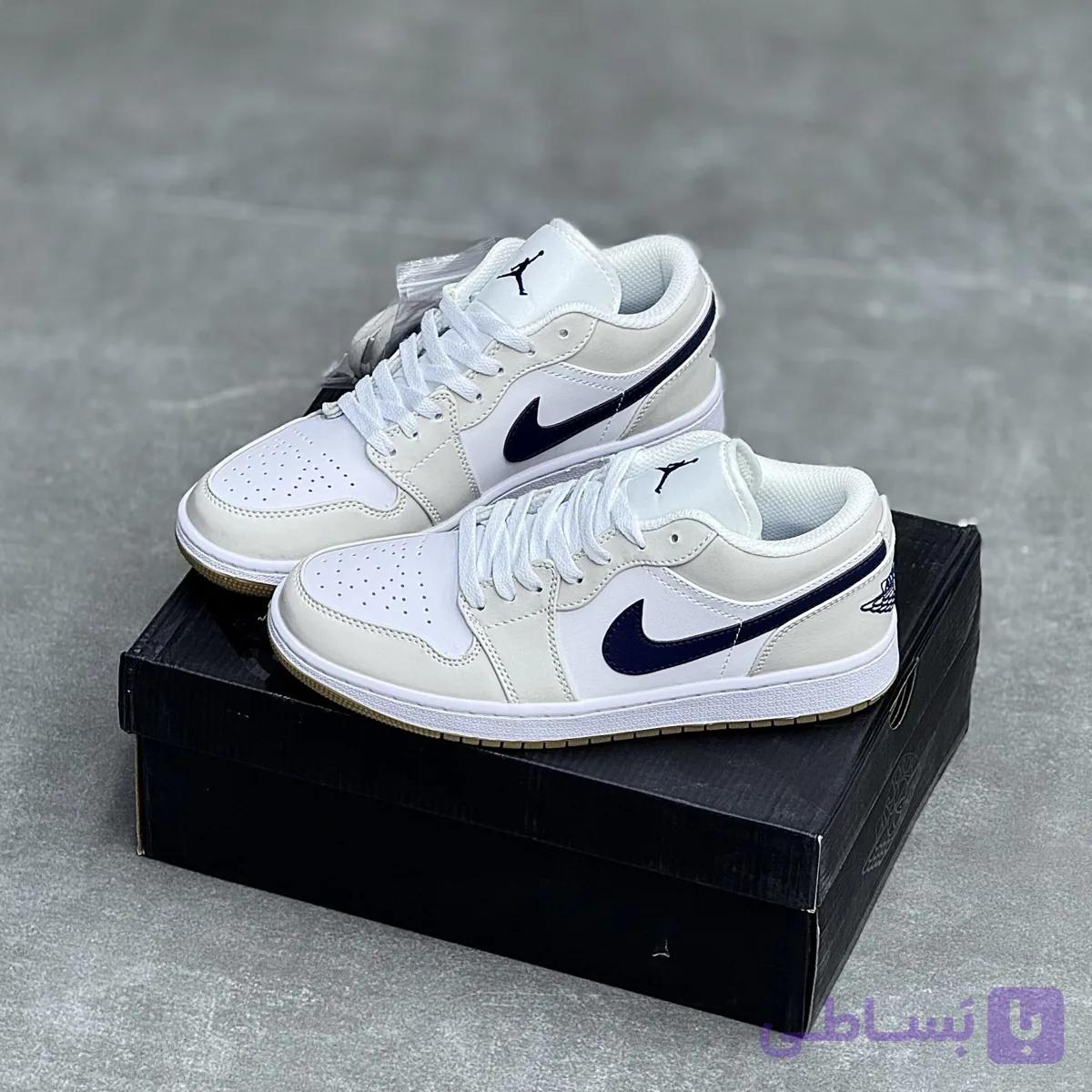 کفش نایک ایر جردن وان لو شیری تیک سرمه‌ای Nike Air Jordan 1 Low Cream Navy Swoosh — تصویر 1