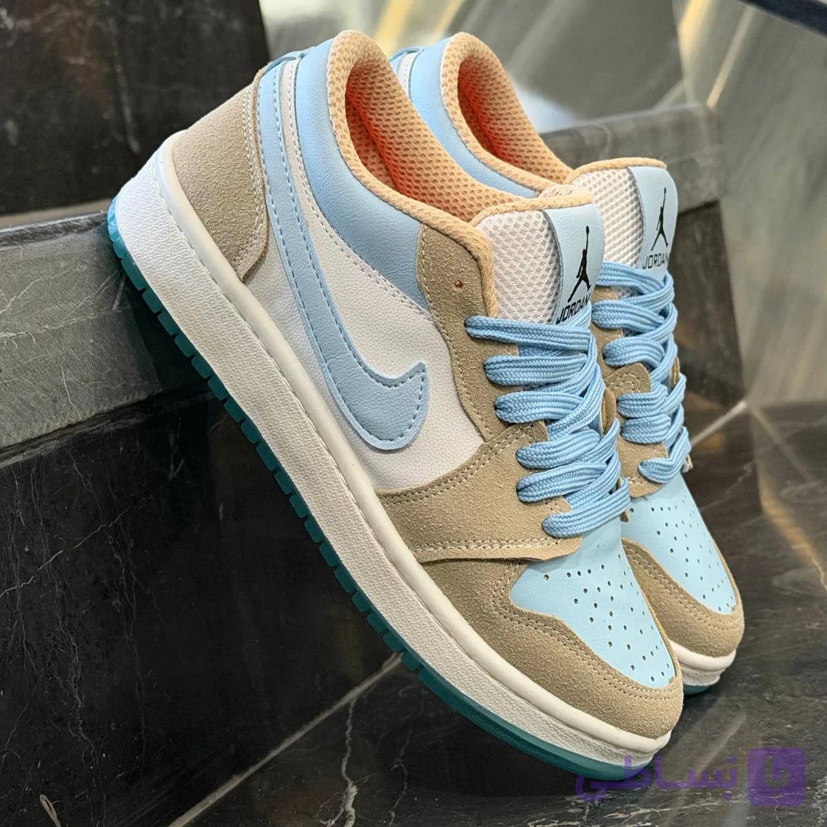 کفش کتانی زنانه نایک جردن 1 آبی کرم Nike Jordan 1 — تصویر 1