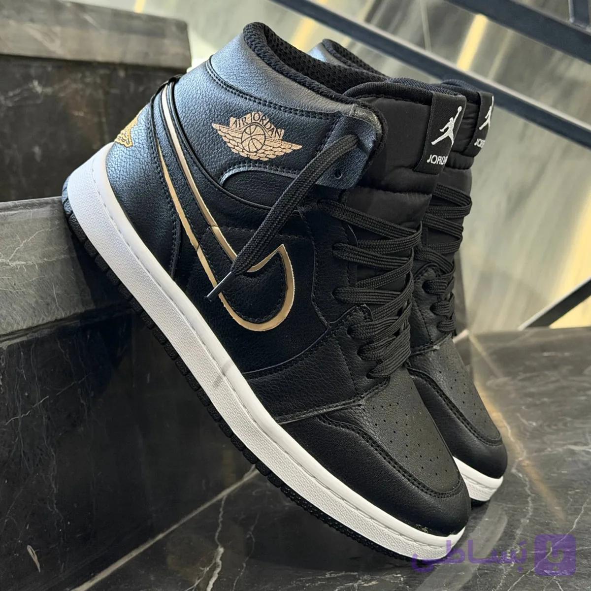 کفش کتانی مردانه نایک جردن 1 ساقدار مشکی طلایی Nike Jordan 1 — تصویر 1