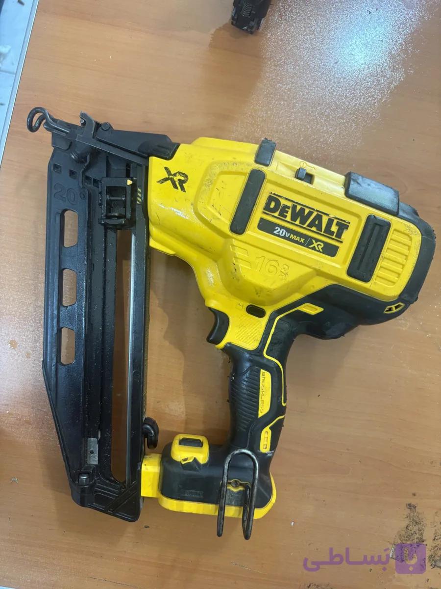 میخ کوب شارژی دیوالت dewalt dcn 660 — تصویر 1