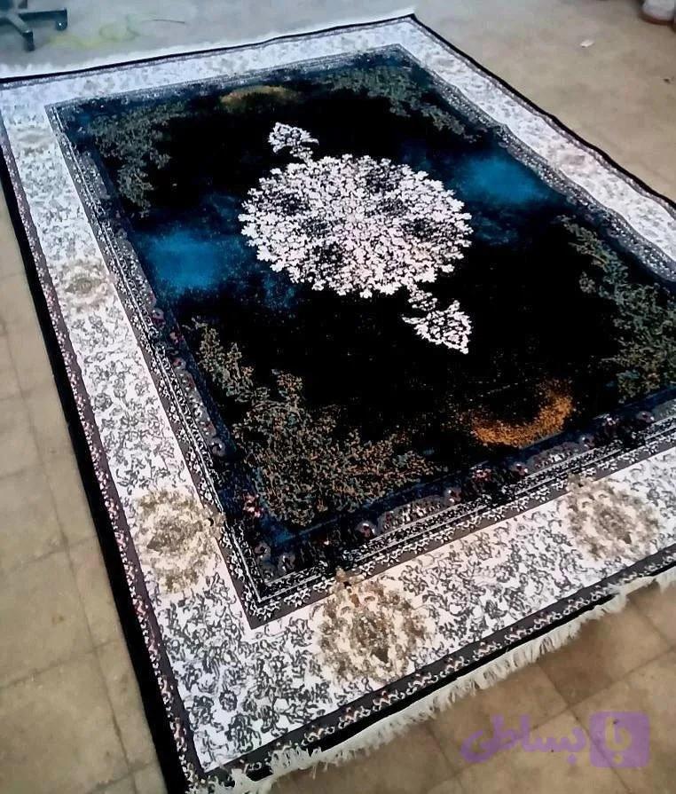 قالیچه تخفیفی ۱×۱.۵ طرح اراز۷۰۰ شانه تراکم ۱۵۰۰