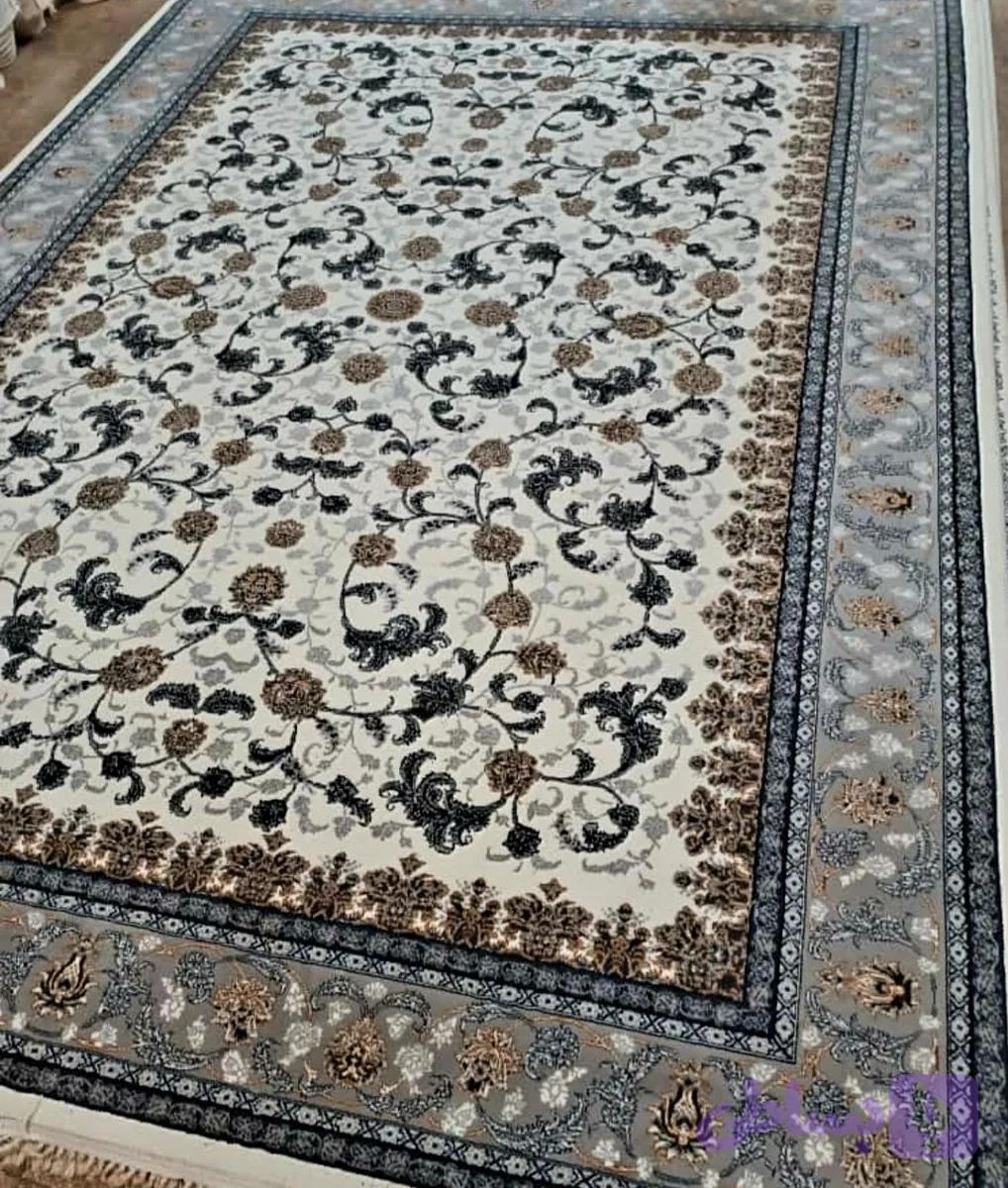 فرش۱۲متری حراجی کرم ۷۰۰شانه تراکم ۲۲۵۰