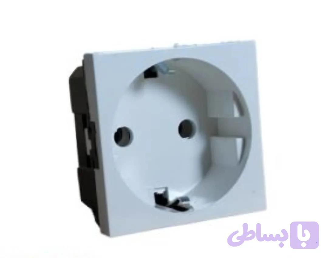 پریز برق سفید لگراند
