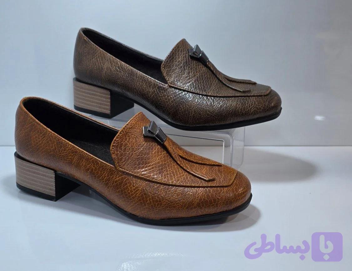 کفش زنانه کرواتی3 سانت پاشنه طرح چوب راحتی کد04 — تصویر 1