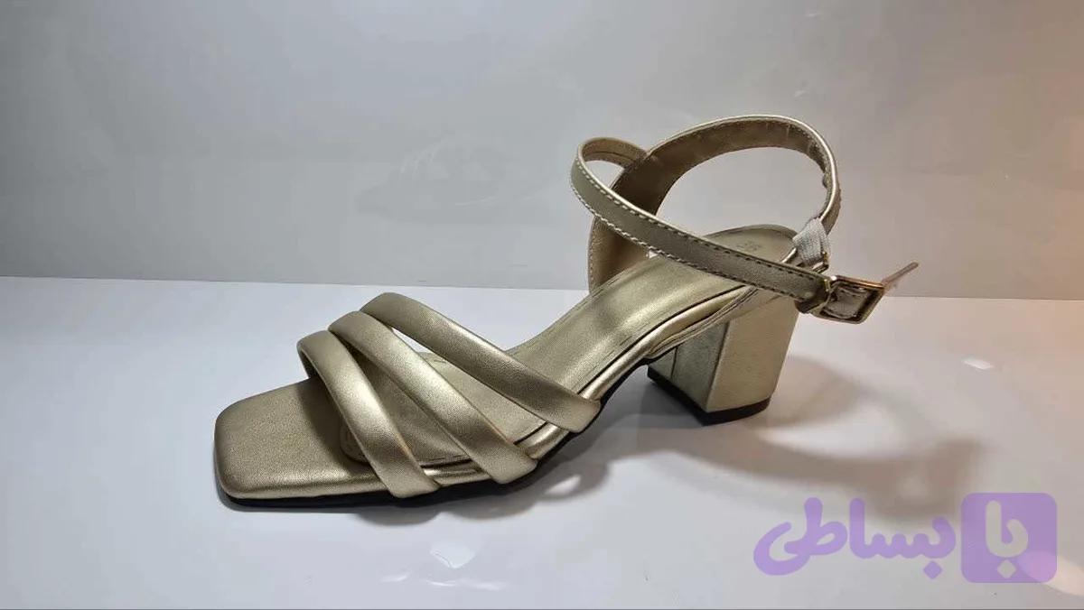 کفش صندل سه بند طلایی ،کد شیک — تصویر 1