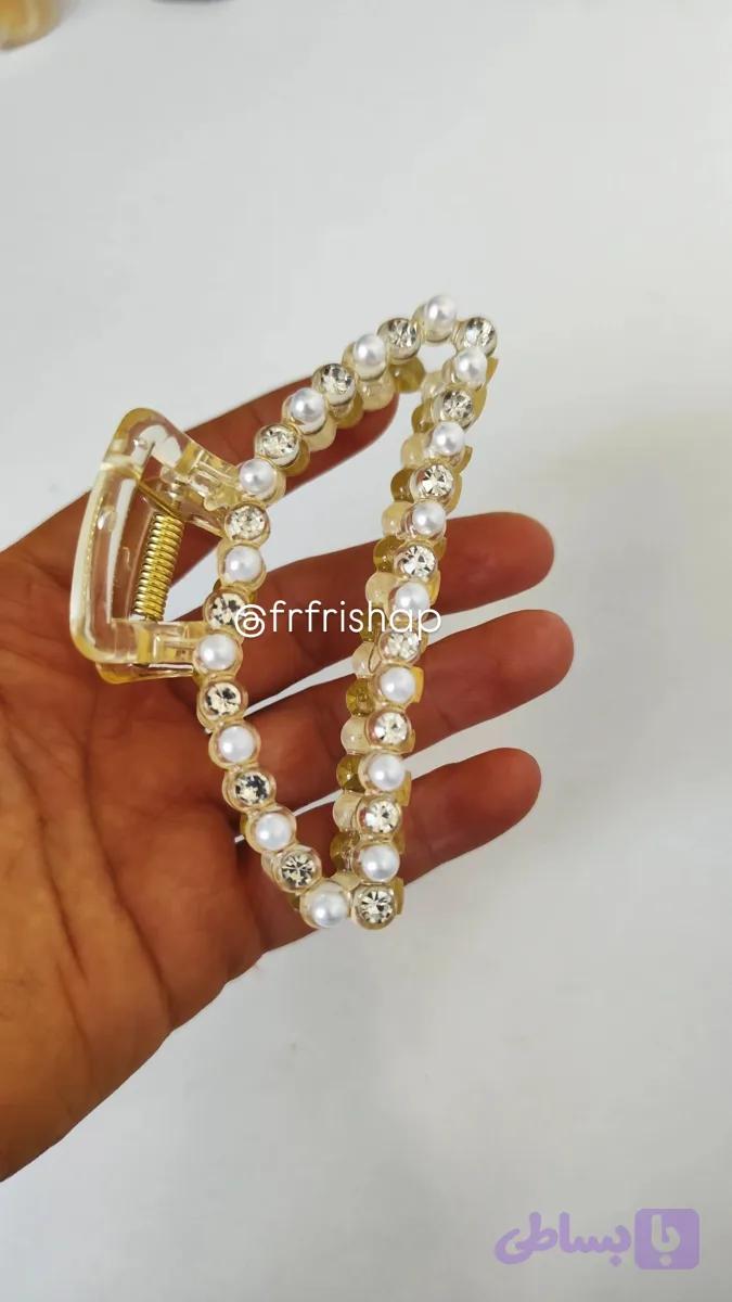 کلیپس شیشه ای طرح هلالی مروارید کاری