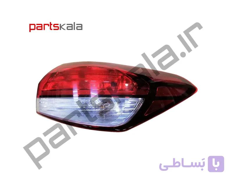 چراغ‌ خطر روی‌ گلگیر راست سراتو YD