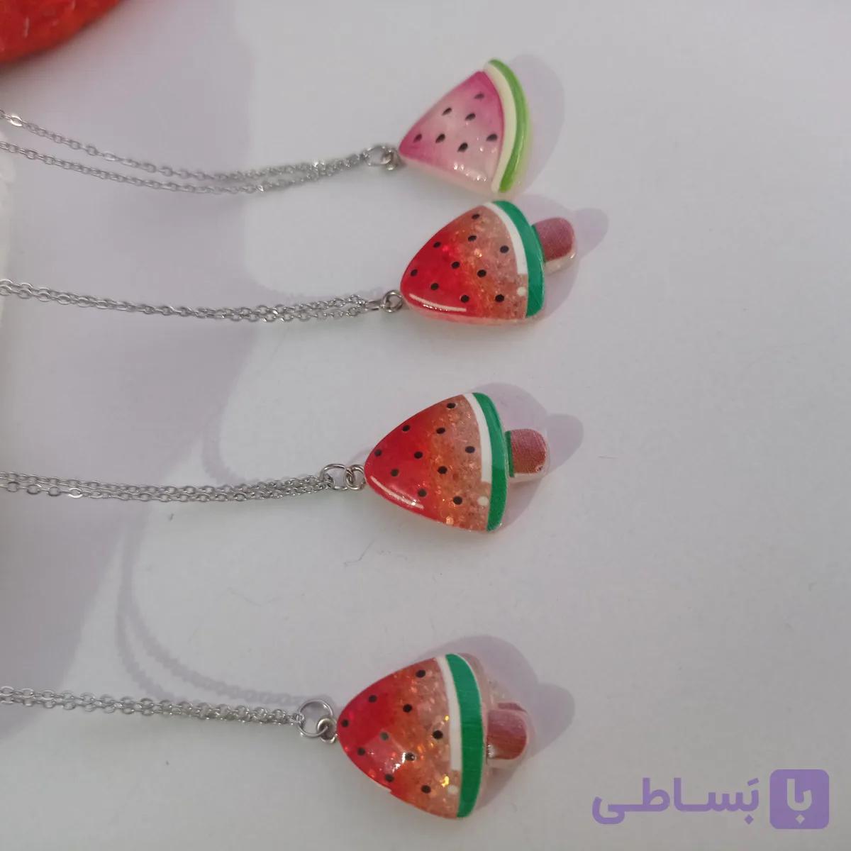 گردنبند یلدایی رزین و استیل طرح هندونه