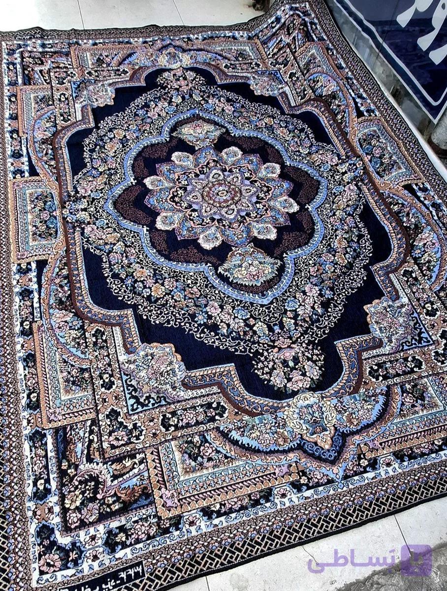 روفرشی ۱۲ متری مخمل زرکدار طرح ملکه رنگ ترند سال و کیفیت ماندگار — تصویر 1