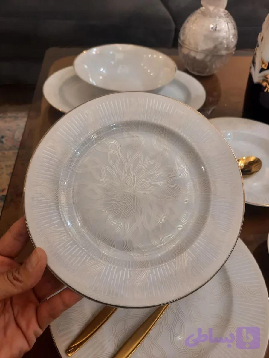 سرويس چینی ۲۴ نفره مقصود طرح محو خط طلا مدل اکامانا