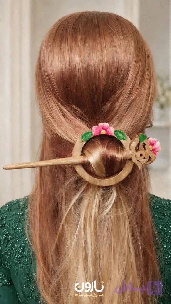 کانزاشی چوبی دست‌ساز و پین مو طرح اسم دلخواه (چوب گردو) — تصویر 1