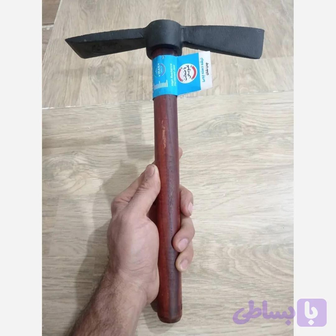 تبر تیشه با دسته لیون