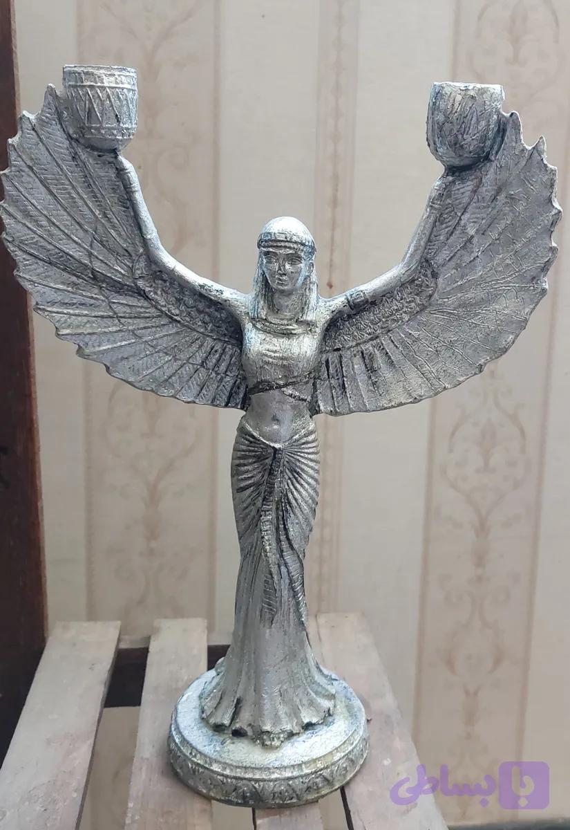 مجسمه الهه باستانی