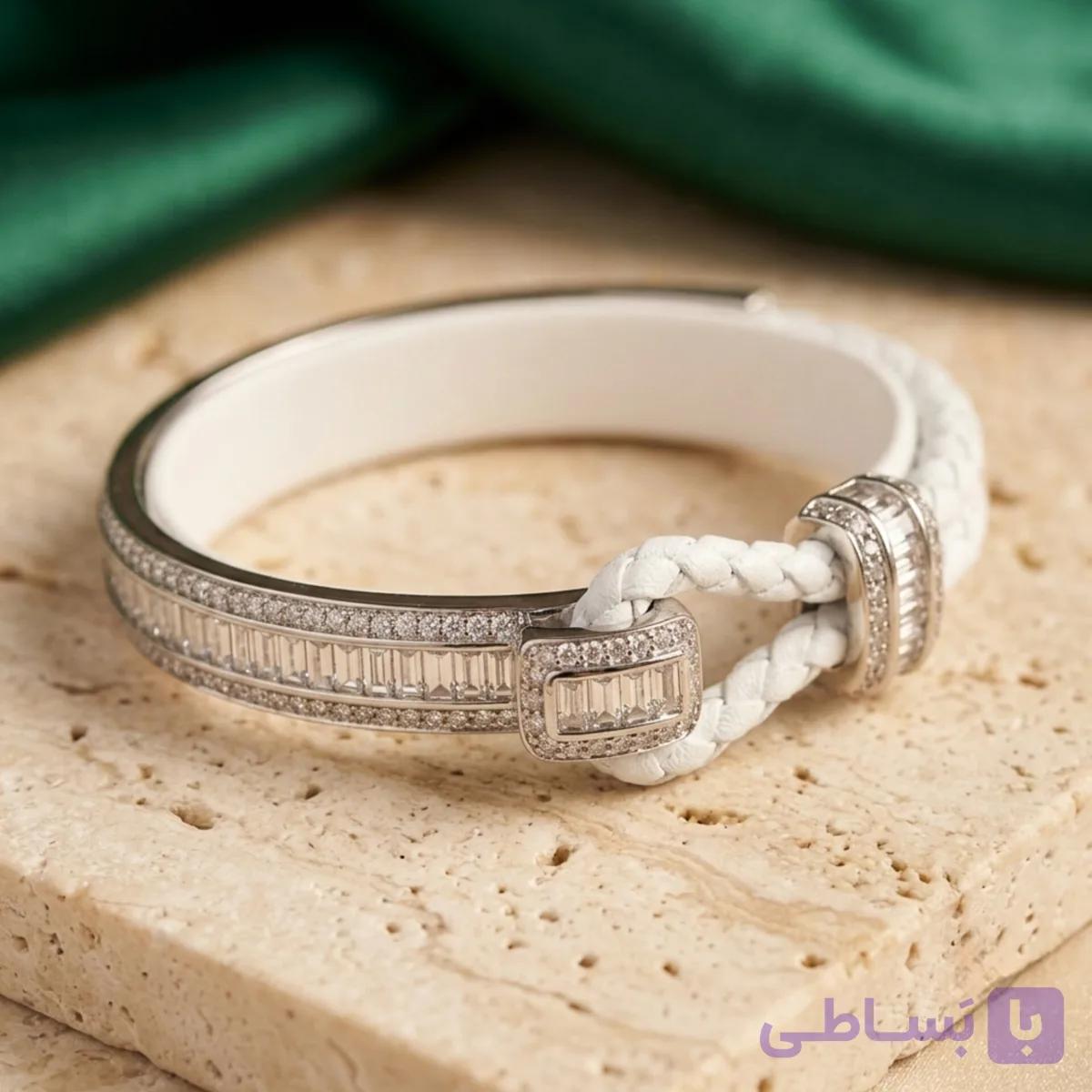 دستبند چرم بولگاری با نگین های باگت لوکس (کد۲۰۲۰)؛درخشش بی‌نقص استایل شما؛)؛