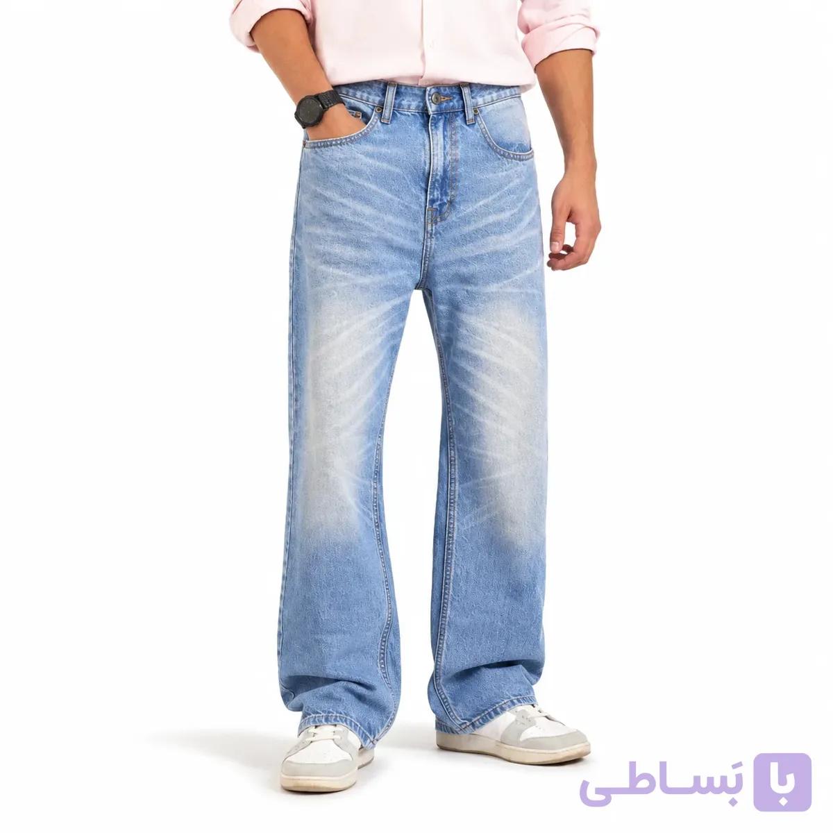 شلوار جین مردانه راسته‌پهن آبی روشن کلاسیک با افکت آفتاب‌سوختگی (Light Wash Wide-Leg Vintage Denim Jeans) — تصویر 1