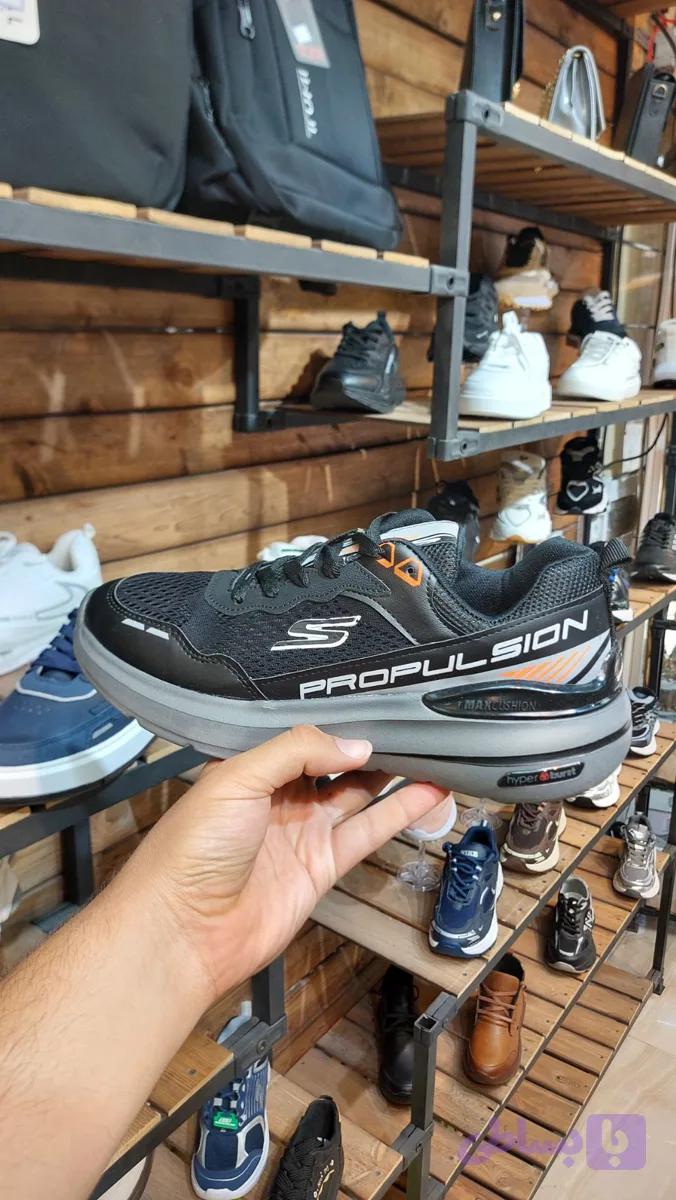 Skechers پا بزرگ