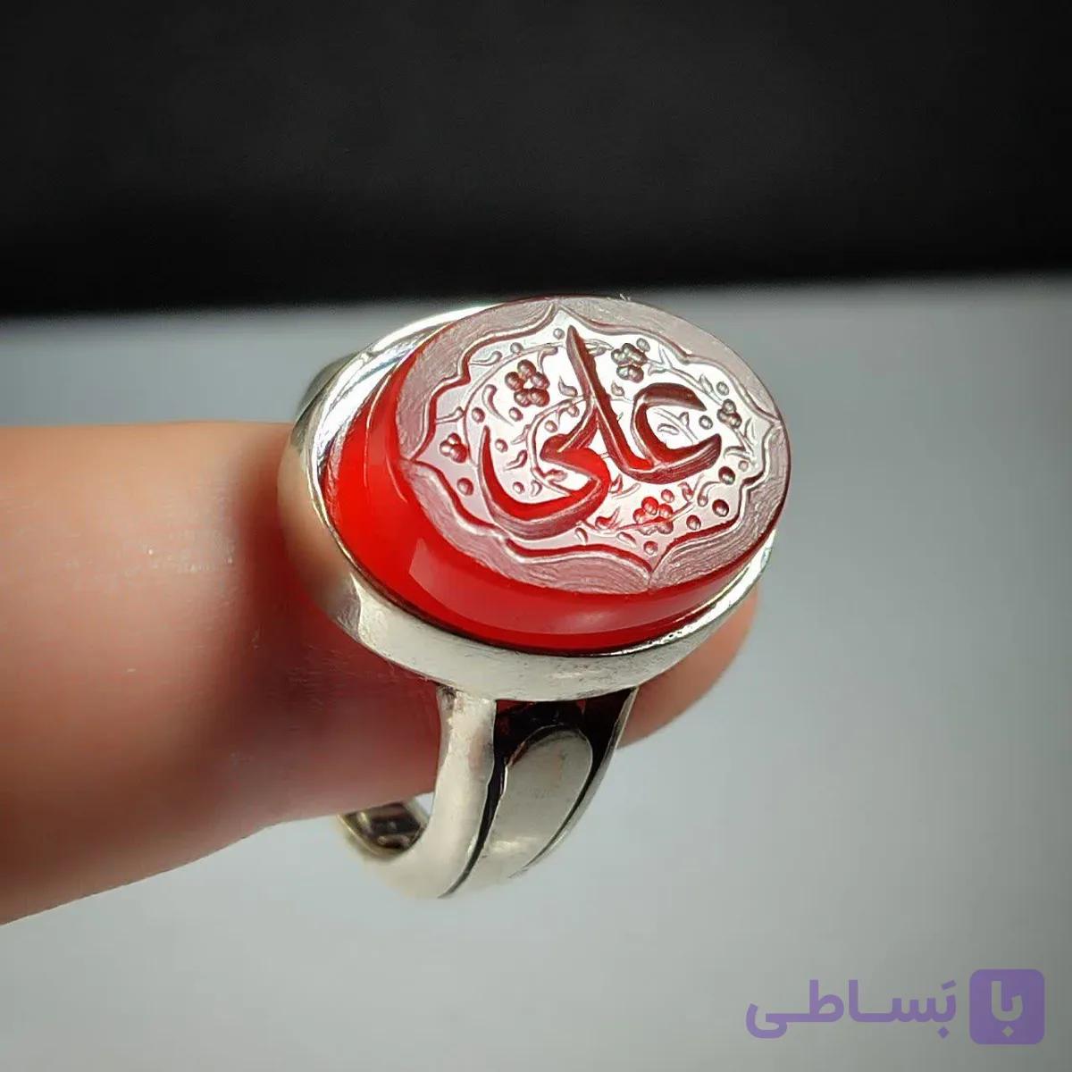خرید انگشتر عقیق قرمز با حکاکی نام مقدس “علی” – نماد اصالت و اعتقاد  کد 2445 — تصویر 1