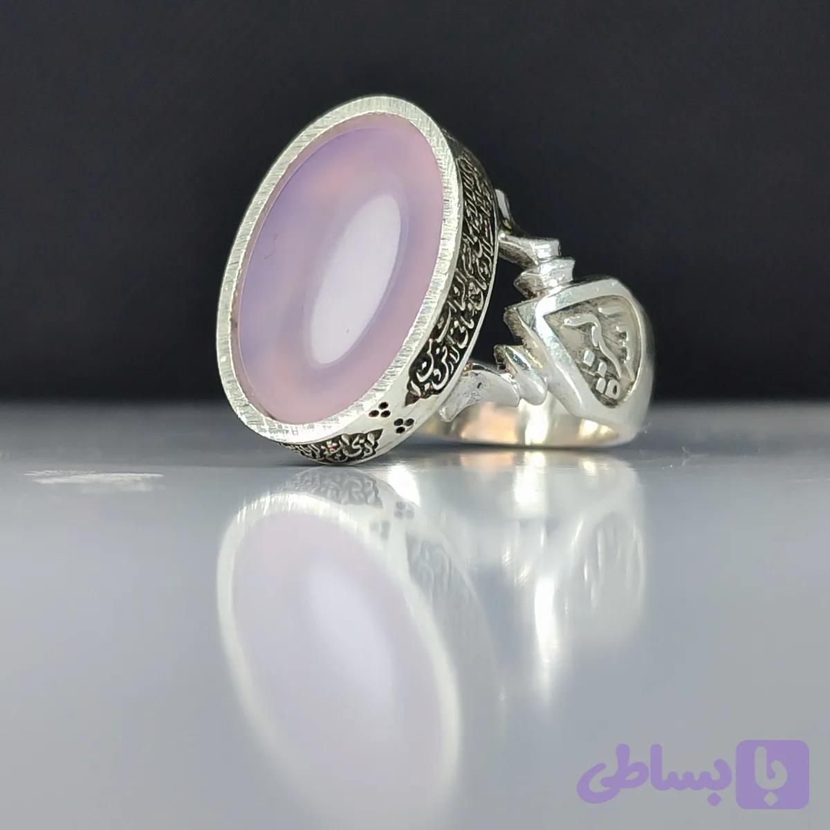 انگشتر نقره باسنگ عقیق سوسنی دور رکاب سوره آیت الکرسی بغل رکاب العزه الله حسبی الله کد 2304 — تصویر 1