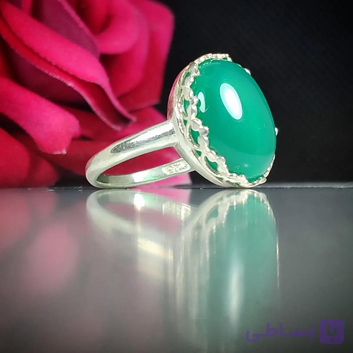 انگشتر عقیق سبز زنانه با رکاب قلبی کد 5239 — تصویر 1