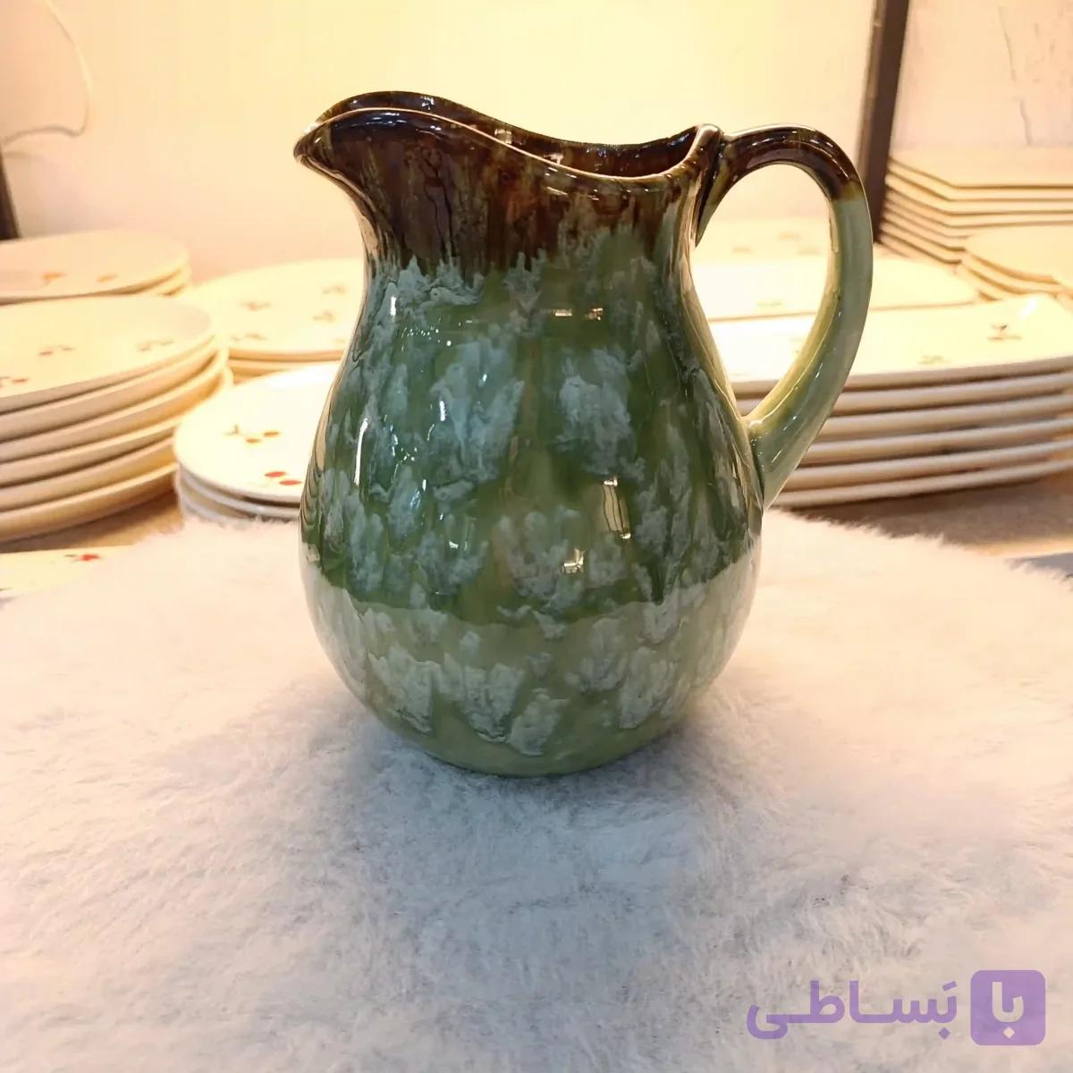 پارچ آب بزرگ و کوچک طرح سبز — تصویر 1
