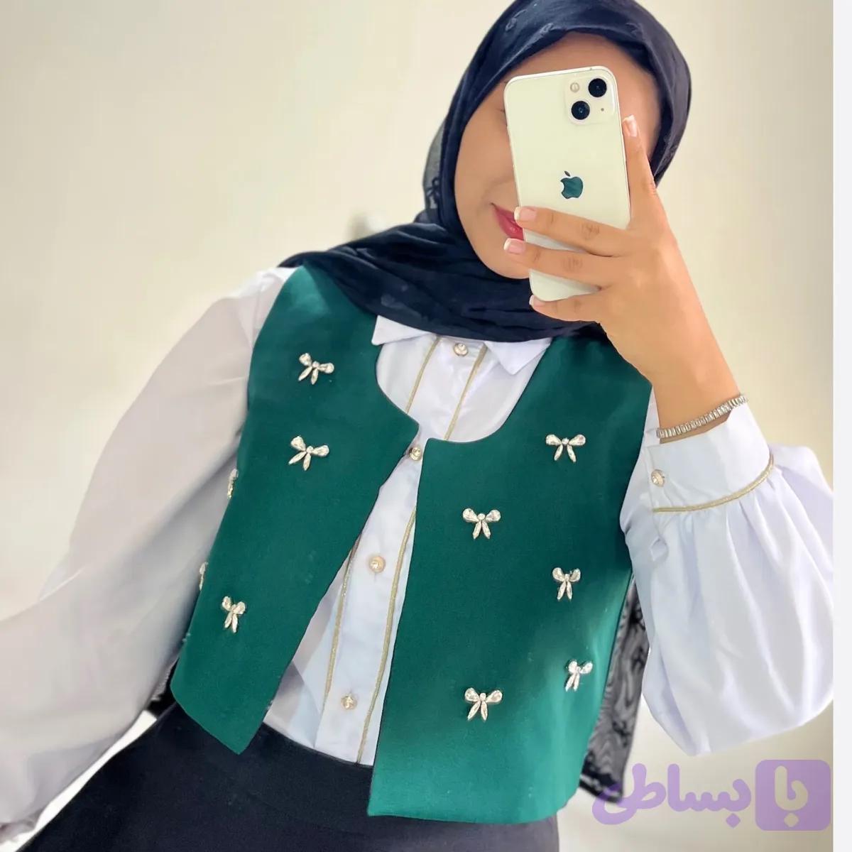 جلیقه جواهر دوزی سبز درباری کرپ بی ام و سایز 38 تا 44 مناسب مهمانی دُرّکالکشن