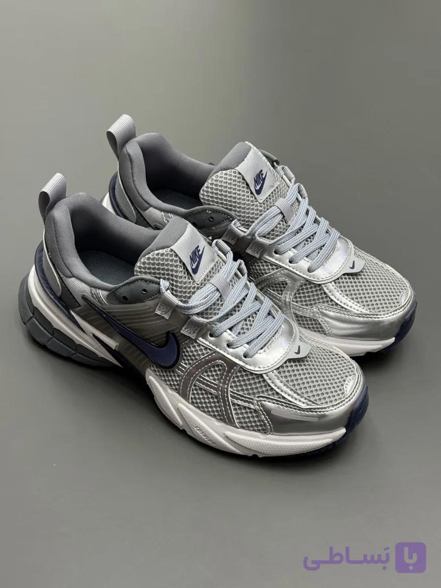 Nike V2K RNR White Silverنایک وی تو کی سفید نقره ای — تصویر 1