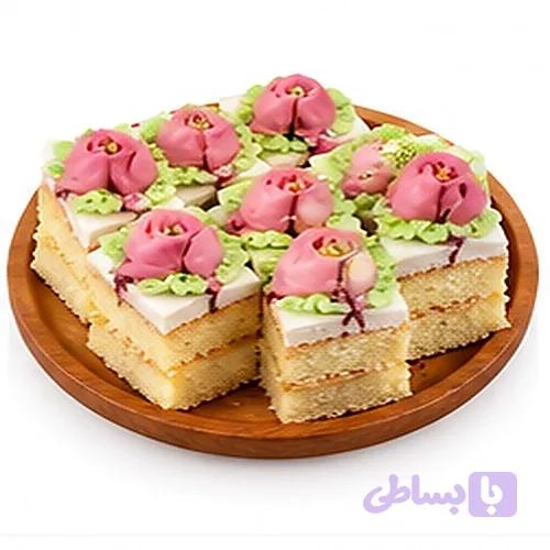 کیک خامه ای گل دار