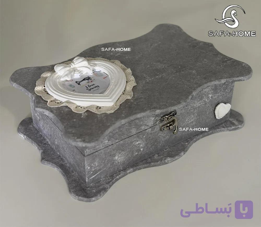 جعبه لوازم خیاطی طرح دوژان مدل طوسی پتینه سفید — تصویر 1