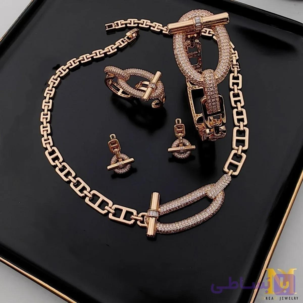 سرویس دریم مدل هرمس نگین دار طرح طلا — تصویر 1
